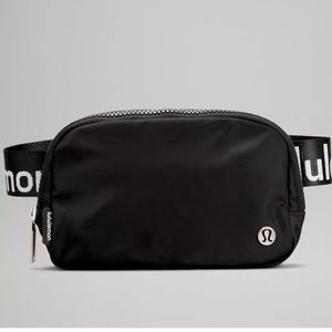 Lululemon everywhere belt bag NWT
